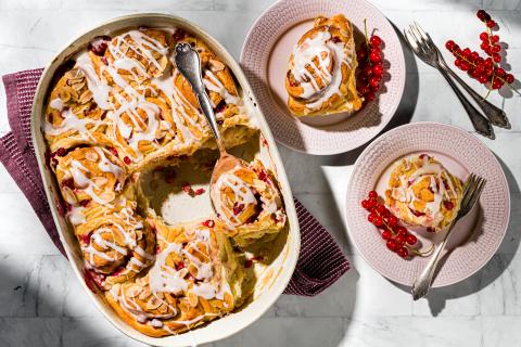 Hefeschnecken mit Johannisbeeren