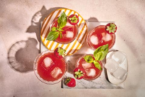 Negroni fragole e basilico