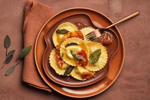 Parmesan-Ravioli mit Salbei