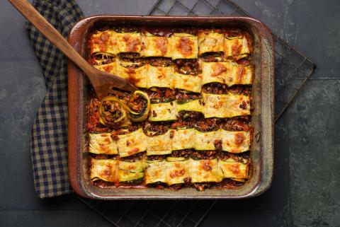 Zucchetti-Röllchen mit Linsenbolo
