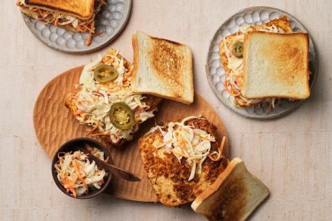 Crispy Coleslaw-Tofu-Sandwiches