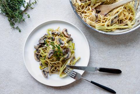 Noodle autunnali con miso e porro