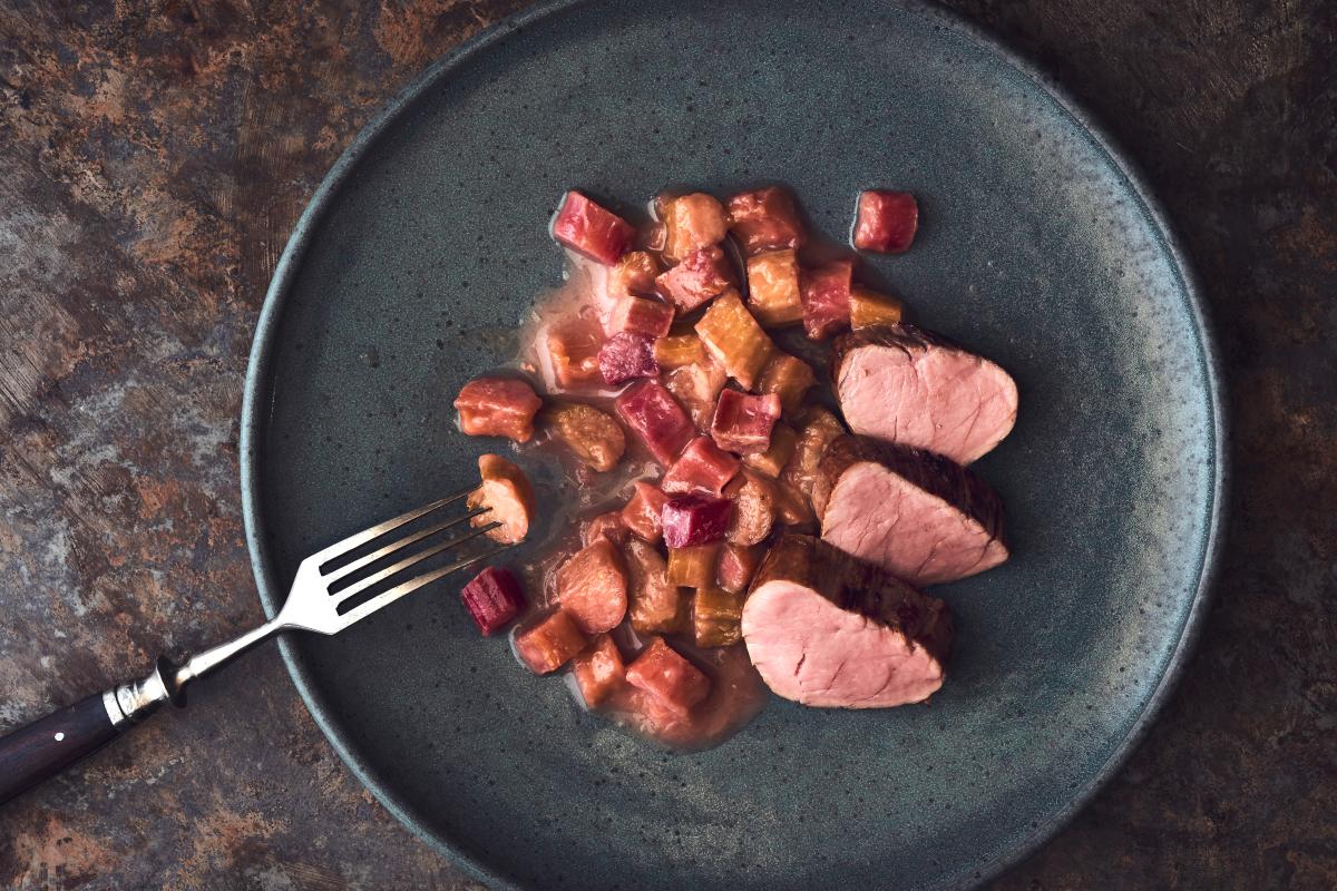 Fillet of pork with rhubarb - Recipes | fooby.ch