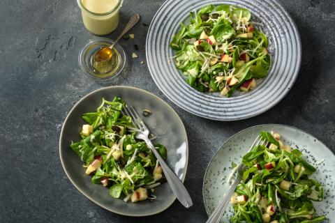 Lamb's lettuce with apple and celeriac dressing
