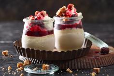 Gingerbread parfait with warm berries