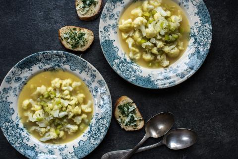 Vegetable soup with garlic crostini