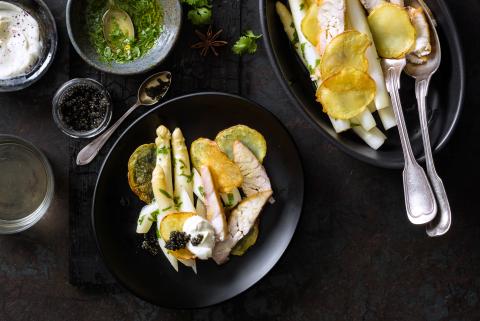 White aniseed asparagus with sturgeon fillet and caviar