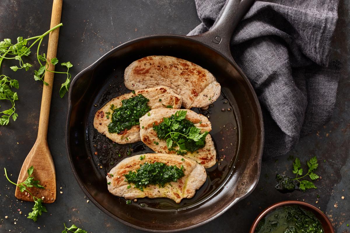Pork escalope with herb sauce - Recipes | fooby.ch