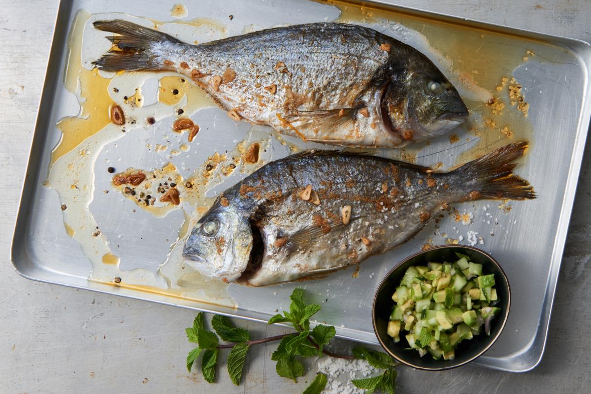 Sea bream with cucumber and avocado - Recipes | fooby.ch