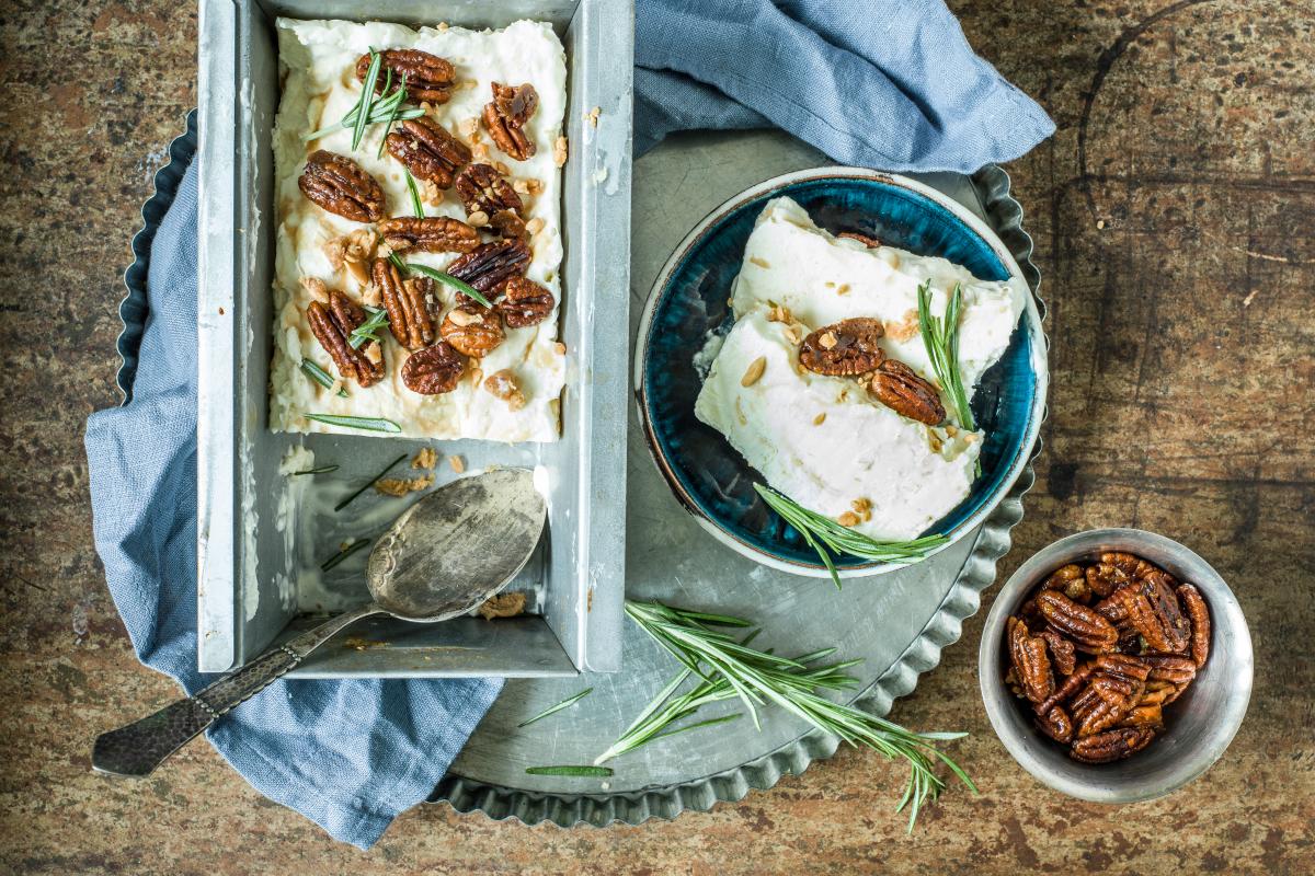 Rosemary and caramel parfait with Murray River salt - Recipes | fooby.ch