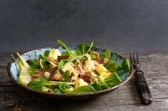 Chäs-Salat mit Walliserbrot