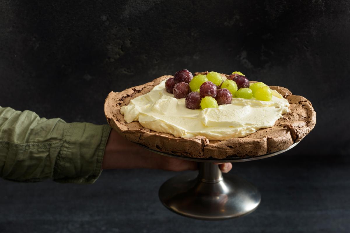 Chocolate pavlova - Recipes | fooby.ch