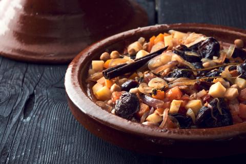 Vegetable tagine with prunes