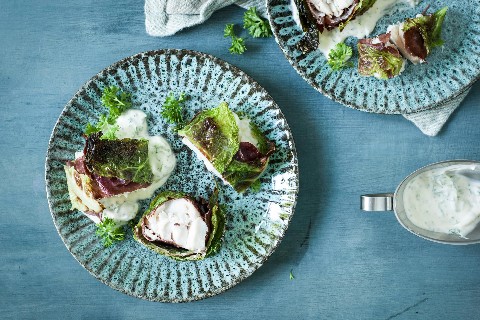 Dorschroulade mit Petersilienschaum