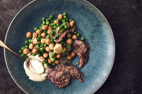Emincé de bœuf au curry et à la crème acidulée
