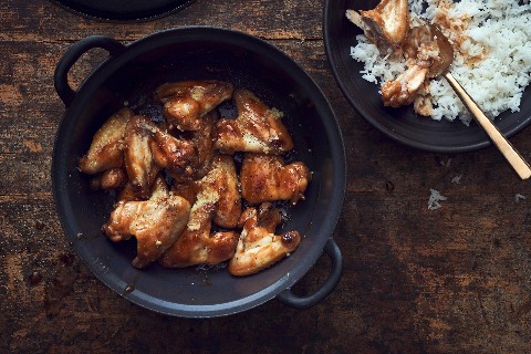 Alette di pollo con salsa al caramello