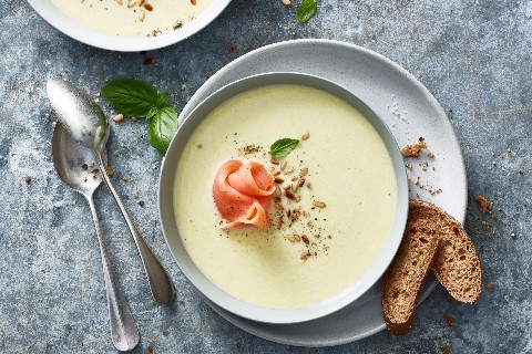 Spargel-Basilikum-Suppe