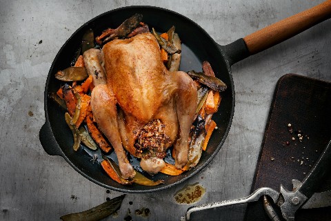 Ganzes Poulet mit Süsskartoffeln und Vanille