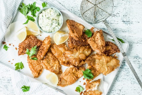 Egli-Chnusperli mit Curry-Tartarsauce
