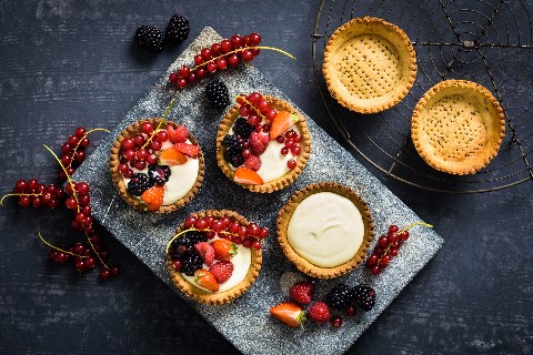 Almond tarts with berries
