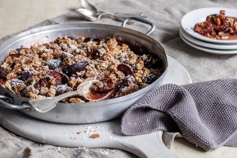Plum crumble