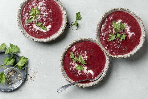 Soupe aux betteraves rouges et aux lentilles