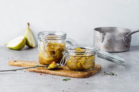 Confiture de poires aigre-piquante au romarin