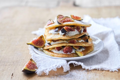 Pancake al papavero e al limone con fichi