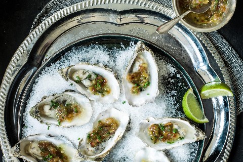 Ostriche con vinaigrette ai datteri