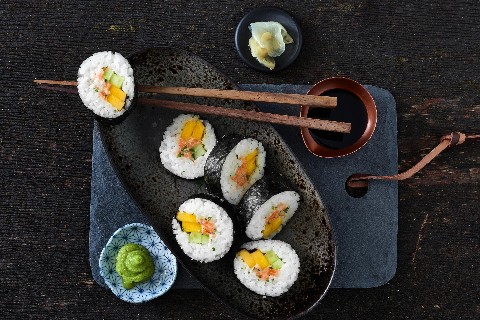 Sushi mit Lachs-Tatar