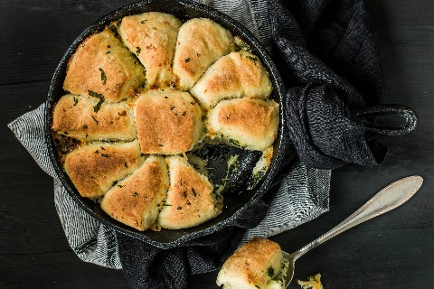Fette di pane e formaggio in padella