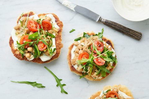 Pizza con cavolo rapa e ceci