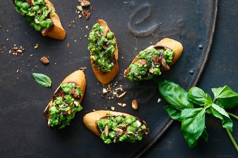 Pea crostini