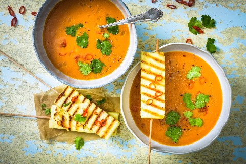 Gazpacho mit Paneer-Spiessli