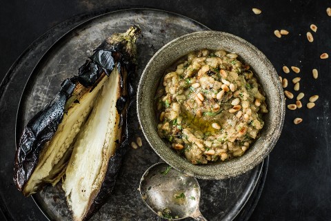 Melanzane alla mediterranea sulla brace