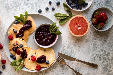 Vegane Zitronen-Heidelbeer-Pancakes