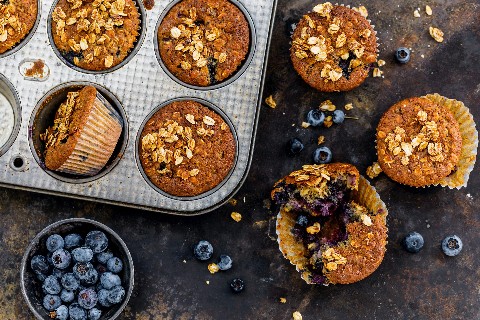 Muffins aux myrtilles et aux flocons d'avoine