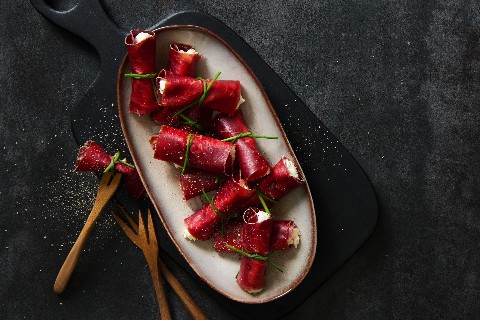 Bündnerfleisch-Röllchen mit Sbrinz
