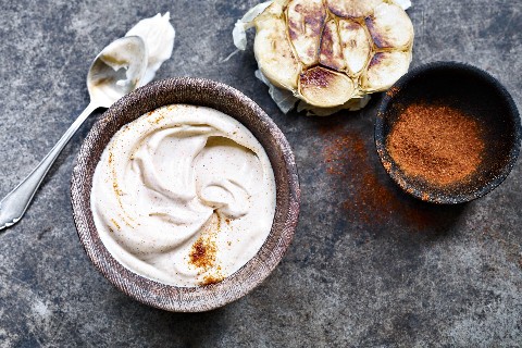 Knoblauch-Paprika-Dip