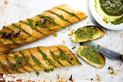 Grilled baguette with parsley & orange pesto