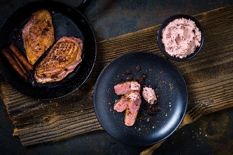 Magrets de canard, beurre au vin rouge