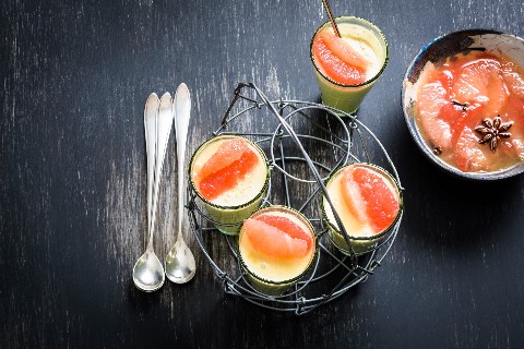 Crème Fraîche Panna Cotta mit Grapefruit