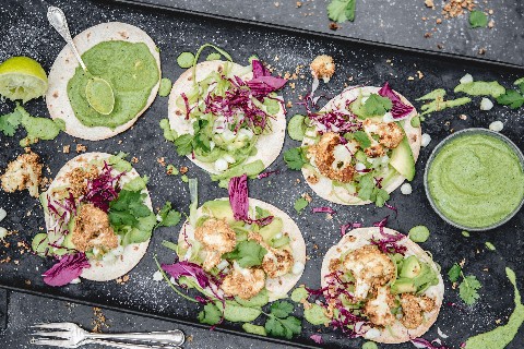 Tortillas de maïs au chou-fleur en croûte d'amande
