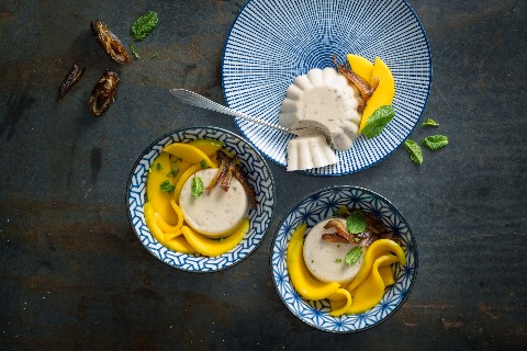 Date panna coco with mango salad
