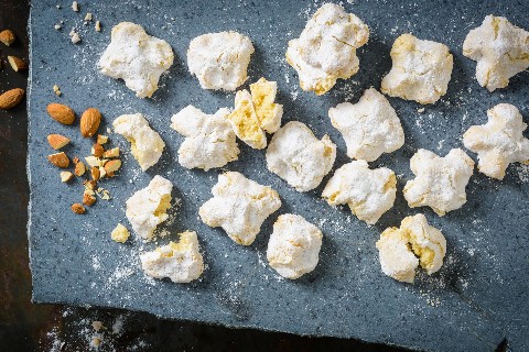 Mandelgebäck (pasta di mandorle)