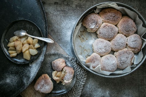 Vegane Kokos-Birnen-Buchteln