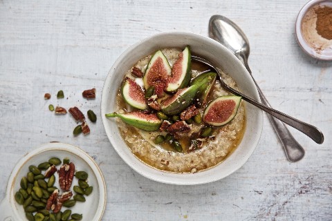 Porridge di cannella con fichi
