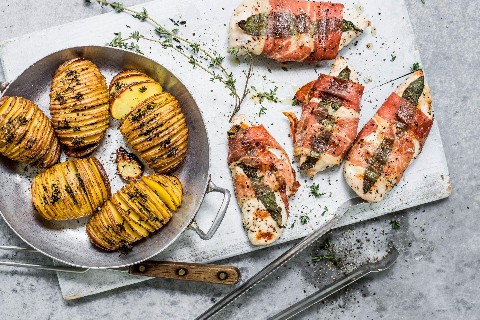Poulet-Saltimbocca mit Fächerkartoffeln