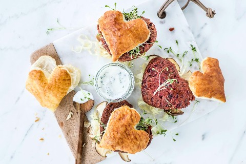 Beetroot burgers in puff pastry hearts