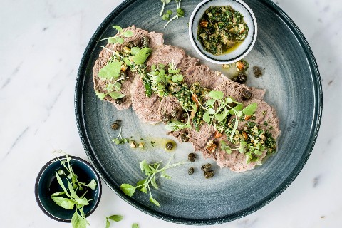 Siedfleisch mit Micro Greens Salsa Verde